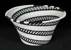Imbenge - Small Flared Bowl (black and white)