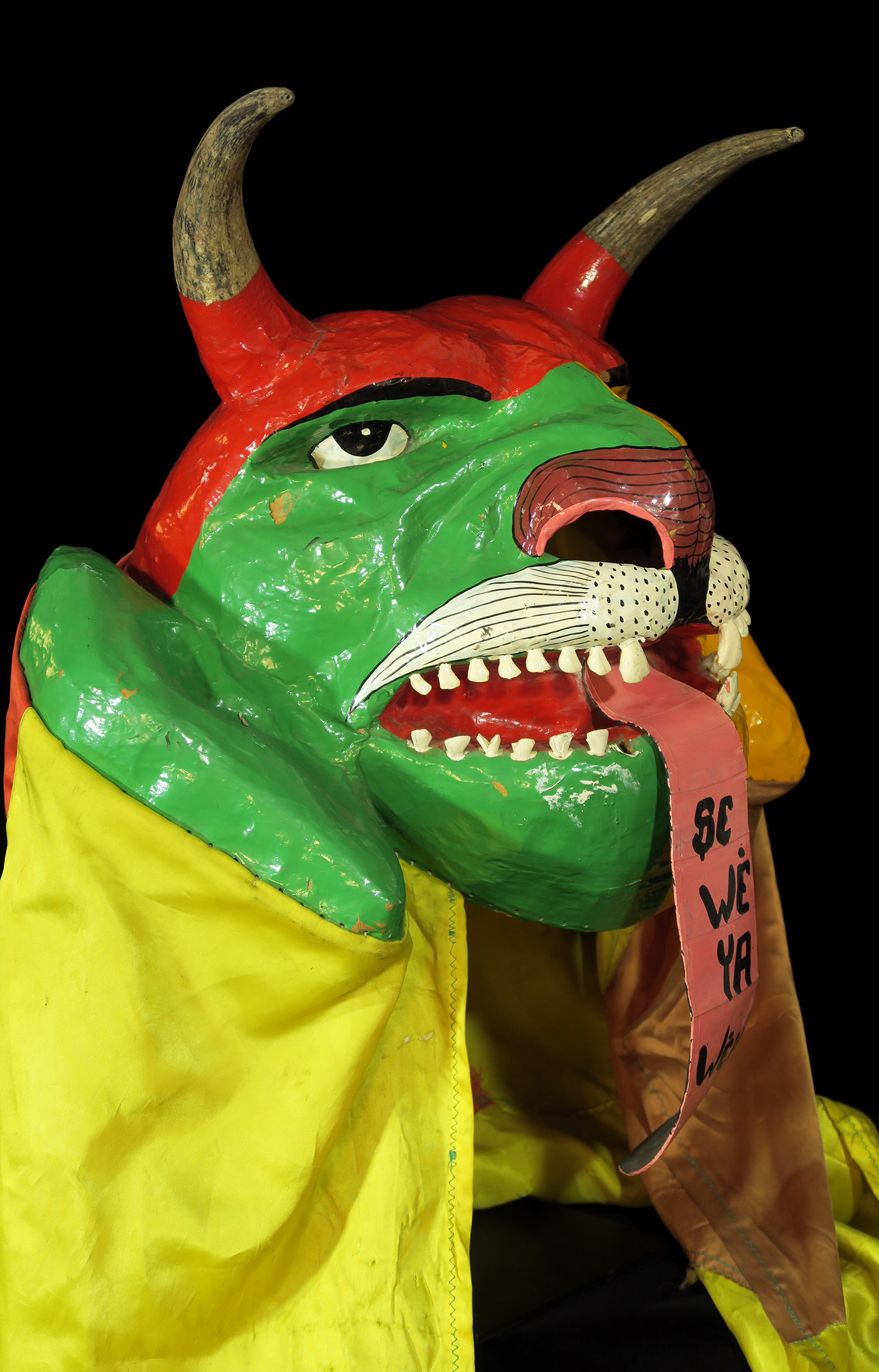“Se wè ya wèm” Diable mask