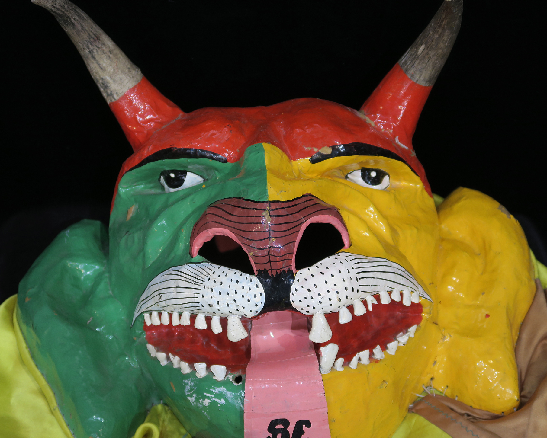 “Se wè ya wèm” Diable mask